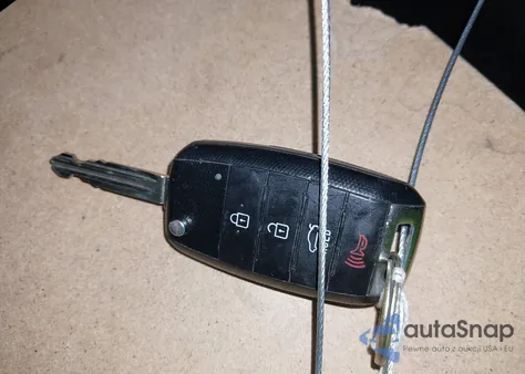 2018 Kia Forte Lx z USA, uszkodzony, nr VIN 3KPFL4A70JE196826